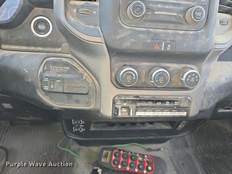 image for item DS4832 2019 Dodge Ram 5500HD utility / service truck