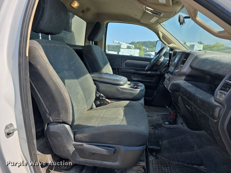 image for item DS4832 2019 Dodge Ram 5500HD utility / service truck