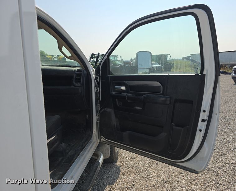 image for item DS4832 2019 Dodge Ram 5500HD utility / service truck