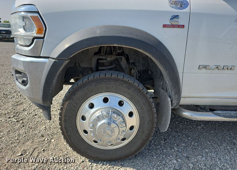 image for item DS4832 2019 Dodge Ram 5500HD utility / service truck