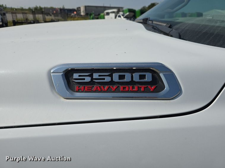 image for item DS4832 2019 Dodge Ram 5500HD utility / service truck