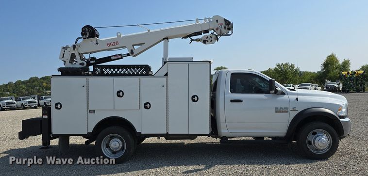 image for item DS4833 2018 Dodge Ram 5500HD utility / service truck