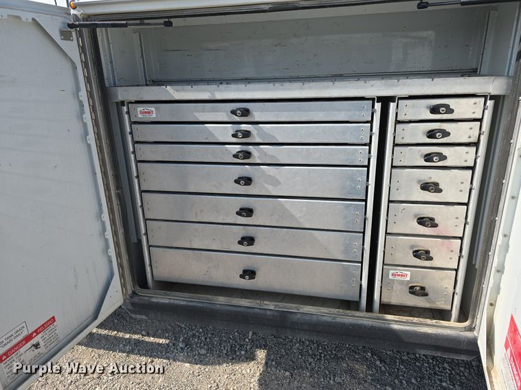 image for item DS4833 2018 Dodge Ram 5500HD utility / service truck