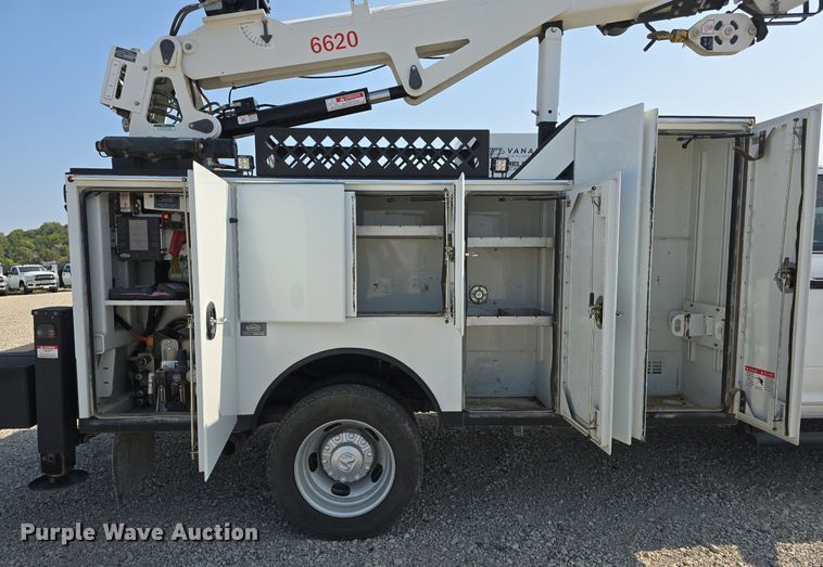 image for item DS4833 2018 Dodge Ram 5500HD utility / service truck