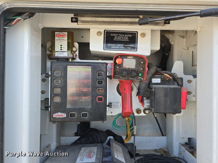 image for item DS4833 2018 Dodge Ram 5500HD utility / service truck