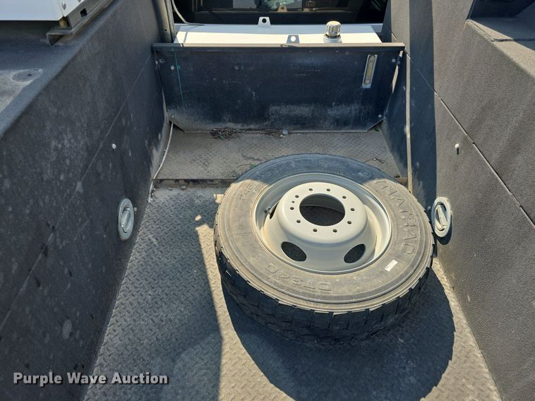 image for item DS4833 2018 Dodge Ram 5500HD utility / service truck