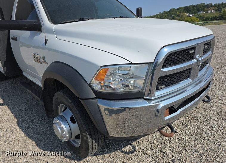image for item DS4833 2018 Dodge Ram 5500HD utility / service truck
