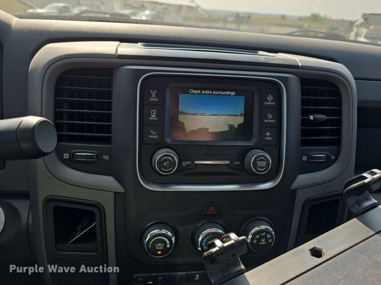 image for item DS4833 2018 Dodge Ram 5500HD utility / service truck