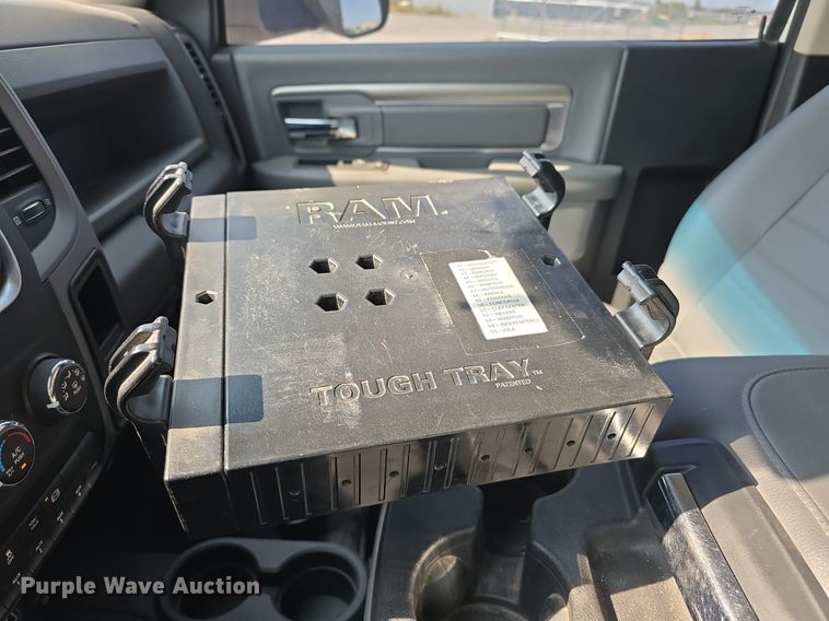 image for item DS4833 2018 Dodge Ram 5500HD utility / service truck