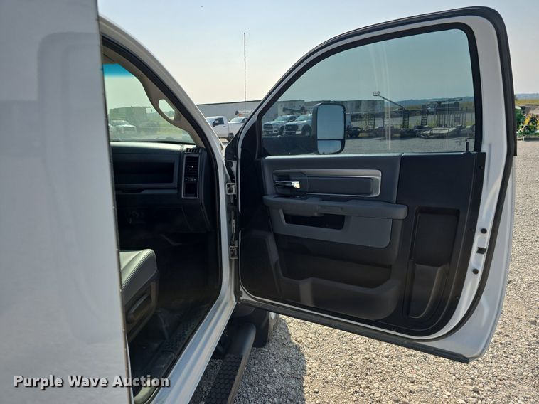 image for item DS4833 2018 Dodge Ram 5500HD utility / service truck