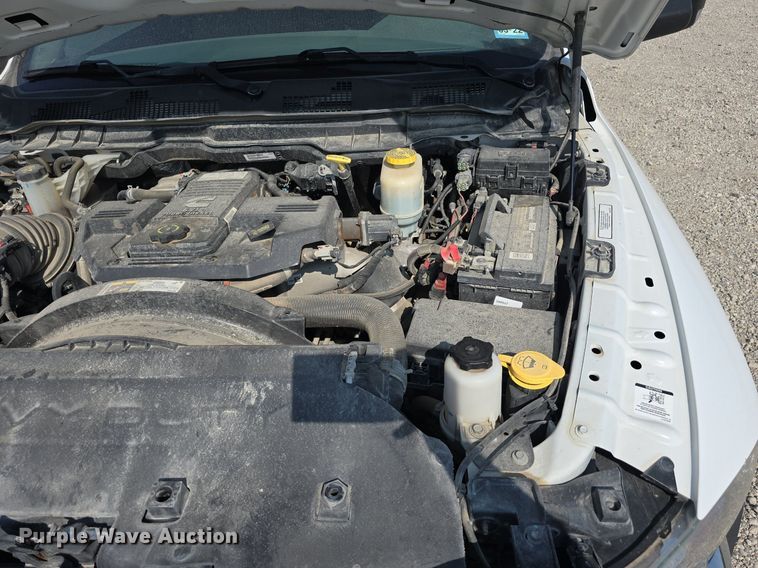 image for item DS4833 2018 Dodge Ram 5500HD utility / service truck