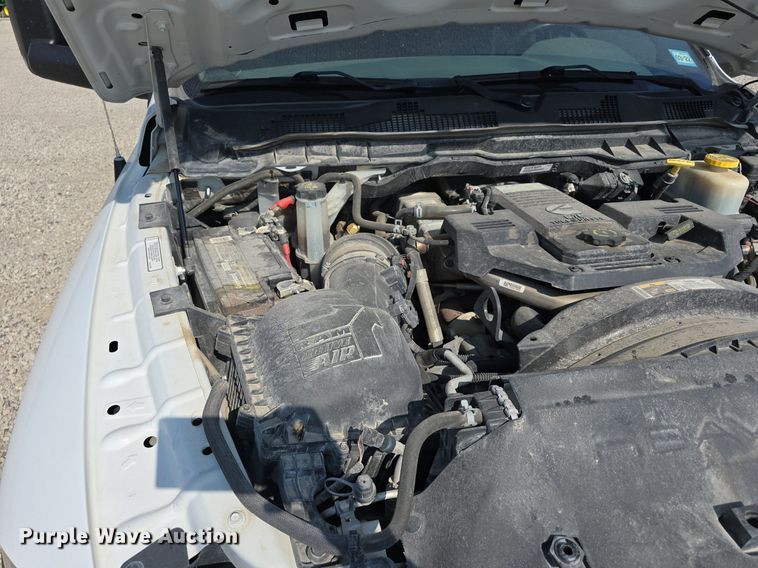 image for item DS4833 2018 Dodge Ram 5500HD utility / service truck