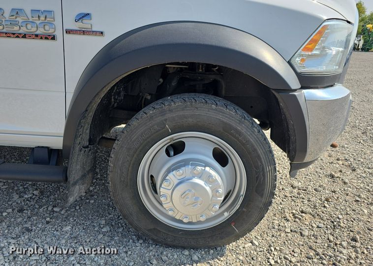 image for item DS4833 2018 Dodge Ram 5500HD utility / service truck