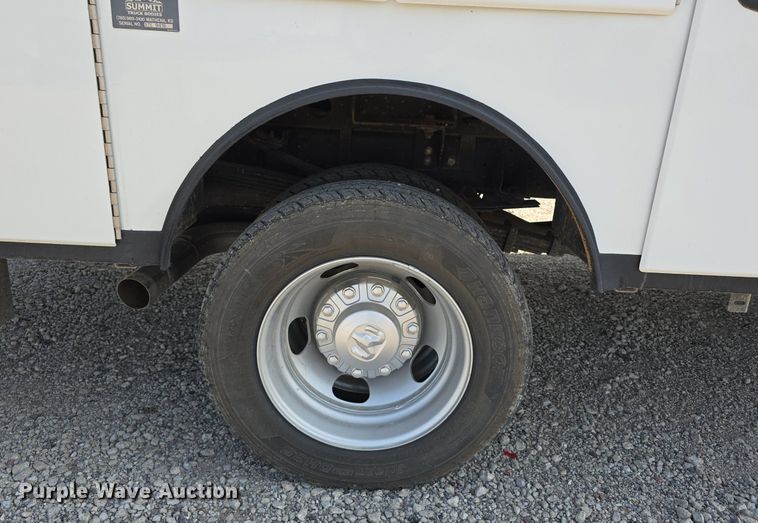 image for item DS4833 2018 Dodge Ram 5500HD utility / service truck