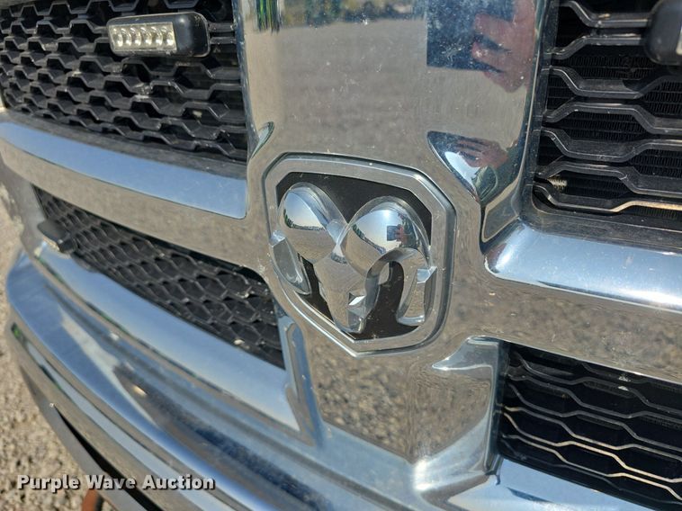 image for item DS4833 2018 Dodge Ram 5500HD utility / service truck