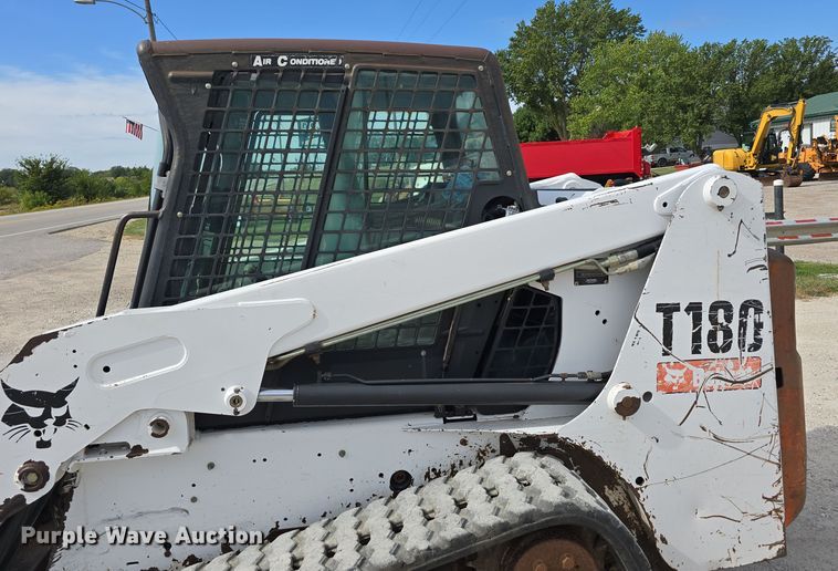 image for item DS4849 2006 Bobcat T180 tracked skid steer loader