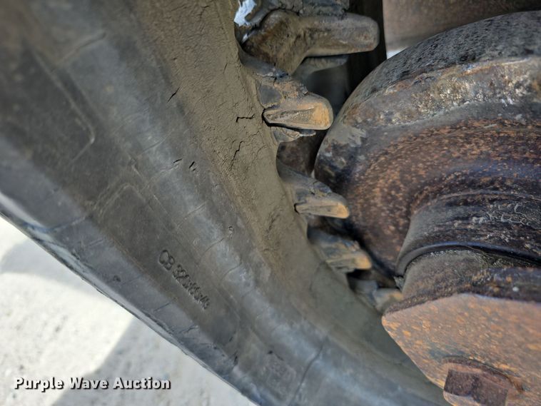 image for item DS4849 2006 Bobcat T180 tracked skid steer loader