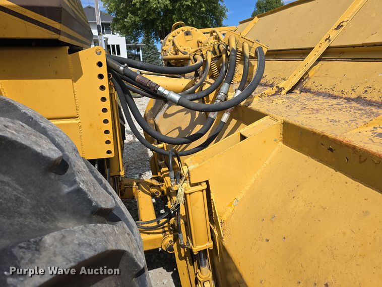 image for item DS4850 1981 Brown Bear II Series D tractor