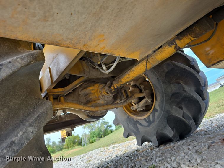 image for item DS4850 1981 Brown Bear II Series D tractor
