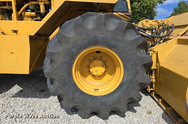 image for item DS4850 1981 Brown Bear II Series D tractor