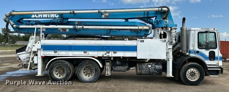 image for item DS6421 2005 Mack MR concrete pump truck