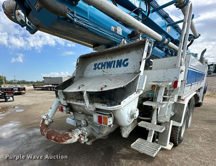 image for item DS6421 2005 Mack MR concrete pump truck