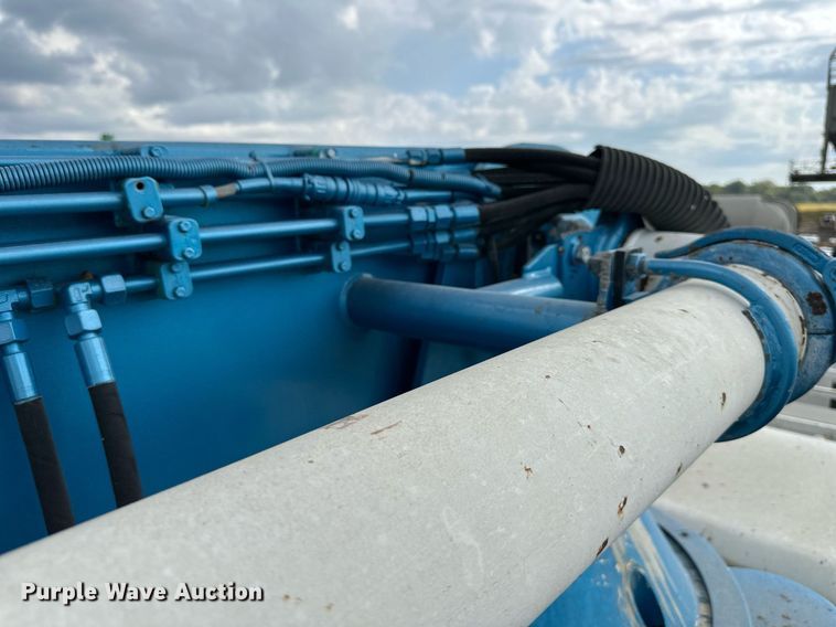 image for item DS6421 2005 Mack MR concrete pump truck