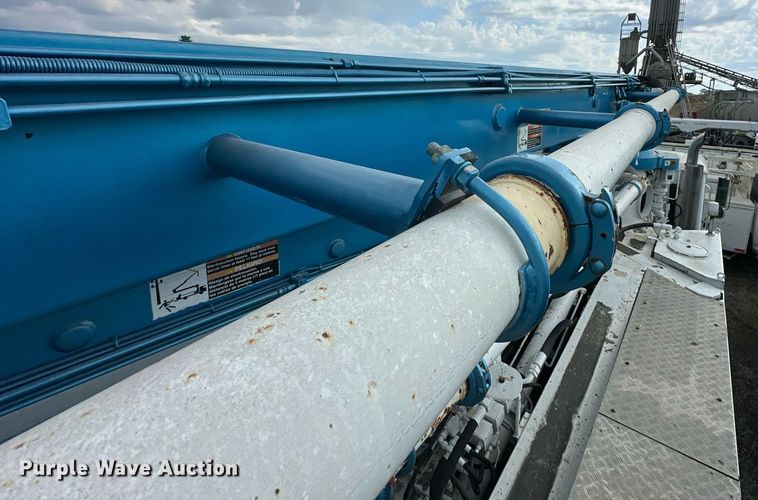 image for item DS6421 2005 Mack MR concrete pump truck