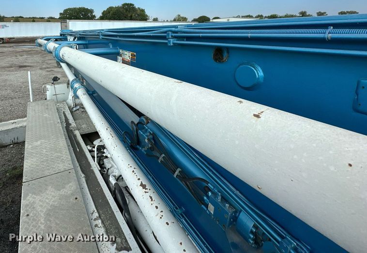 image for item DS6421 2005 Mack MR concrete pump truck