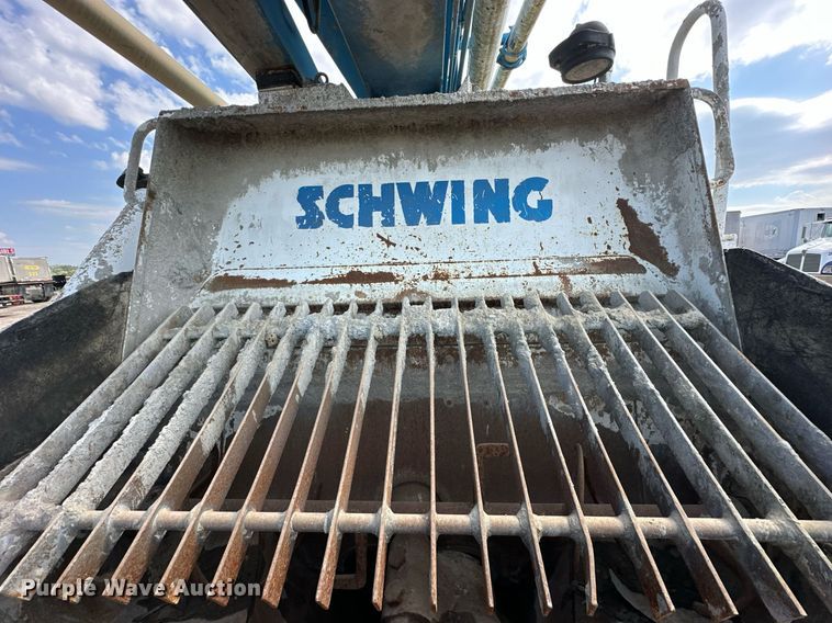 image for item DS6421 2005 Mack MR concrete pump truck