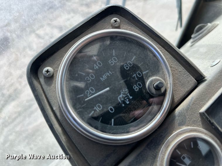 image for item DS6421 2005 Mack MR concrete pump truck