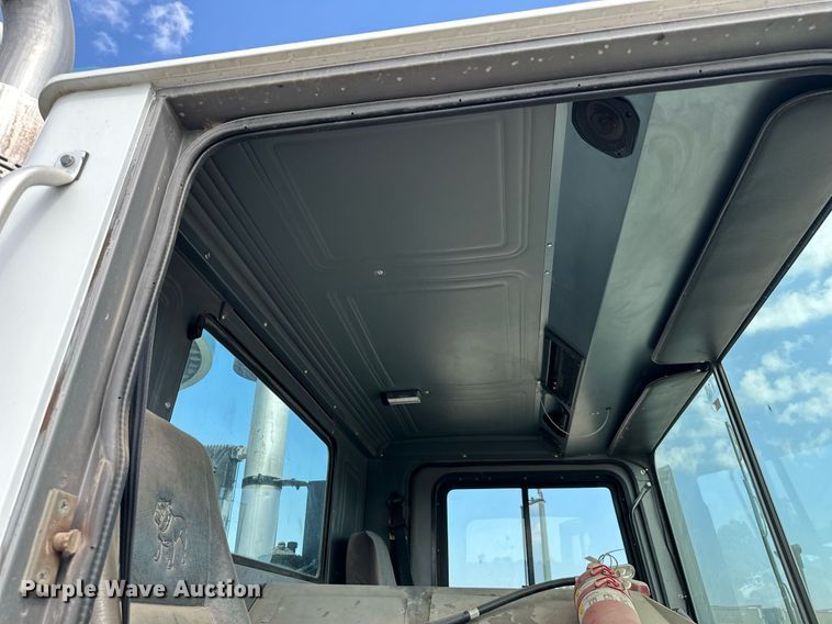 image for item DS6421 2005 Mack MR concrete pump truck