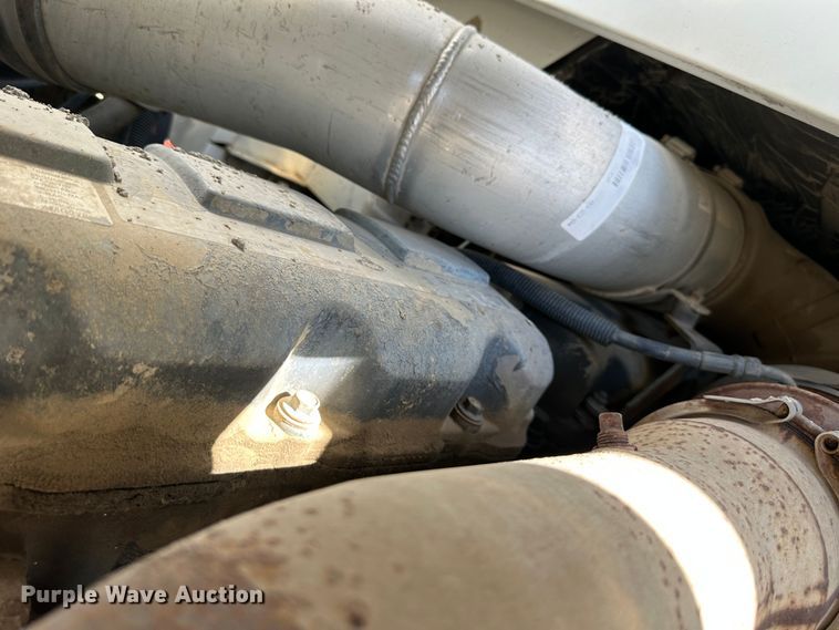 image for item DS6421 2005 Mack MR concrete pump truck