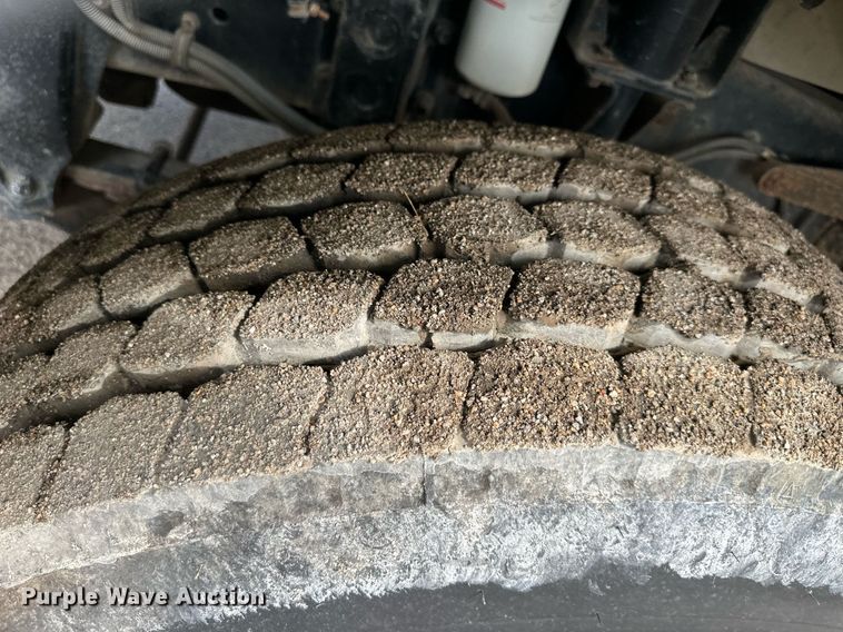 image for item DS6421 2005 Mack MR concrete pump truck