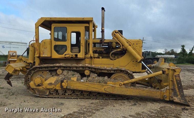 image for item DT5261 Caterpillar D9 dozer