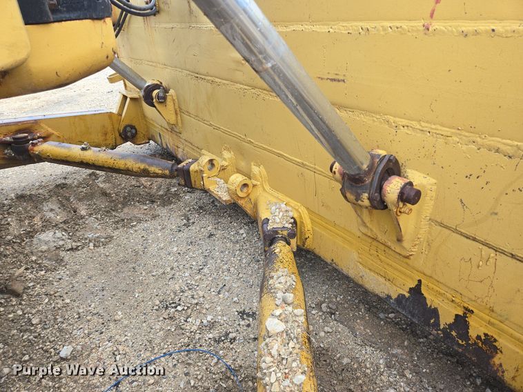 image for item DT5261 Caterpillar D9 dozer