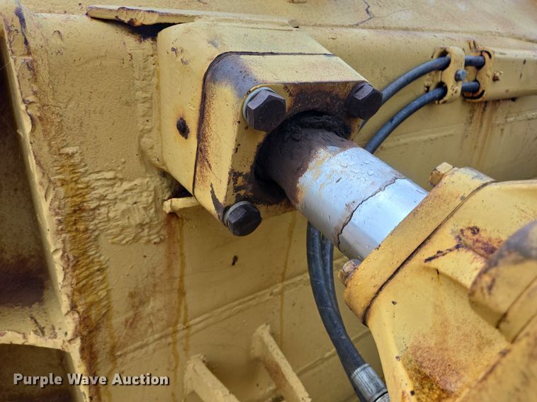 image for item DT5261 Caterpillar D9 dozer