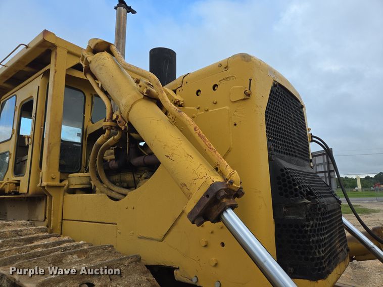 image for item DT5261 Caterpillar D9 dozer