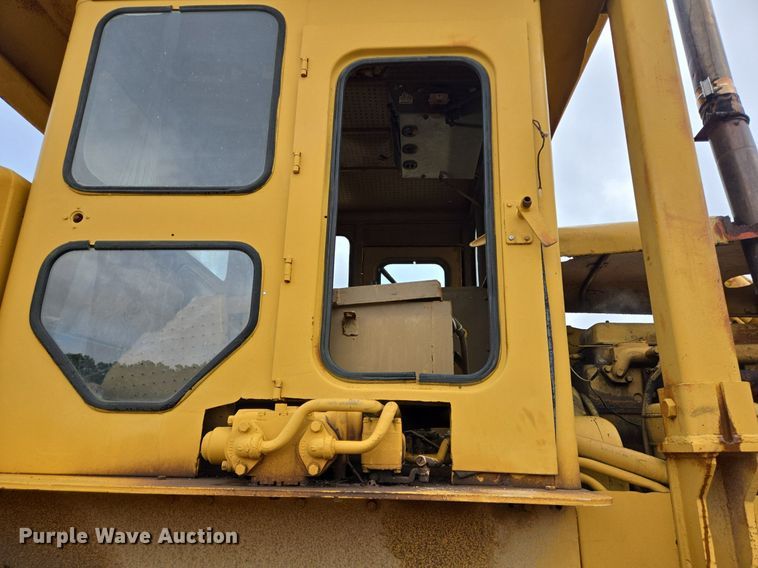 image for item DT5261 Caterpillar D9 dozer