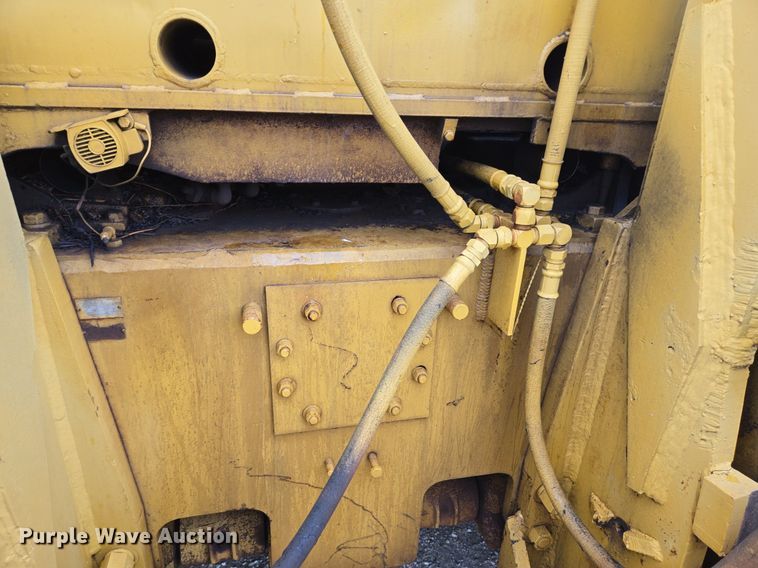 image for item DT5261 Caterpillar D9 dozer