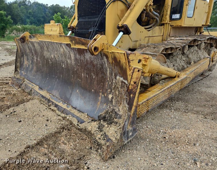 image for item DT5261 Caterpillar D9 dozer