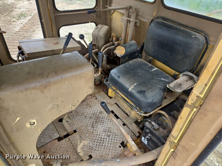 image for item DT5261 Caterpillar D9 dozer