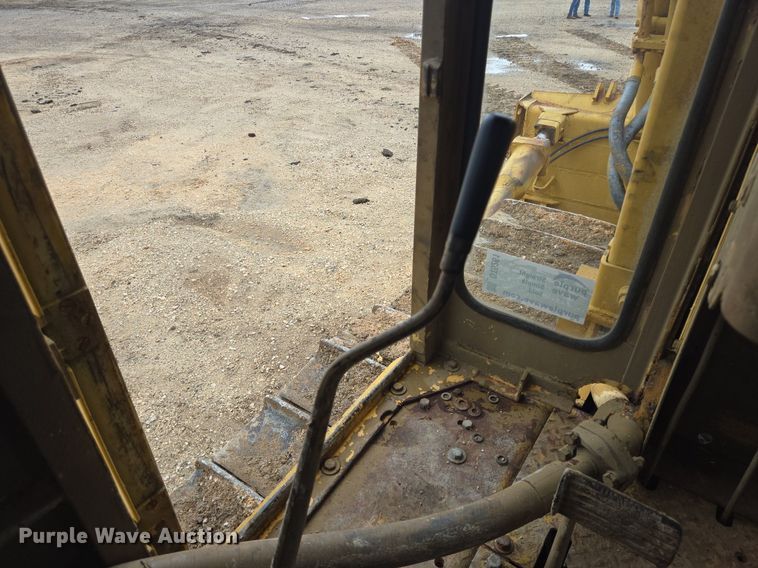 image for item DT5261 Caterpillar D9 dozer