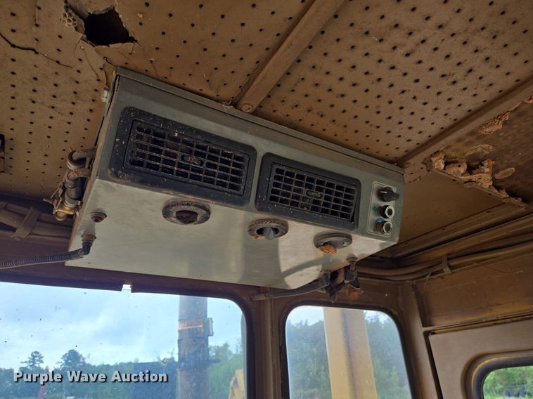 image for item DT5261 Caterpillar D9 dozer