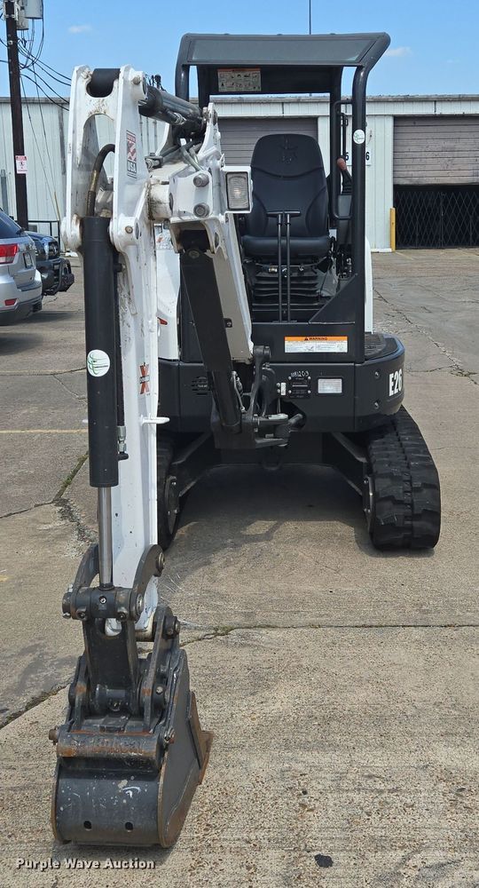 image for item DT5267 2019 Bobcat E26 mini excavator