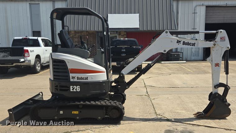 image for item DT5267 2019 Bobcat E26 mini excavator