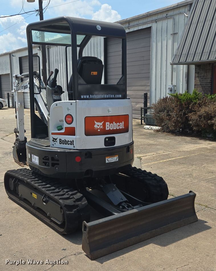 image for item DT5267 2019 Bobcat E26 mini excavator