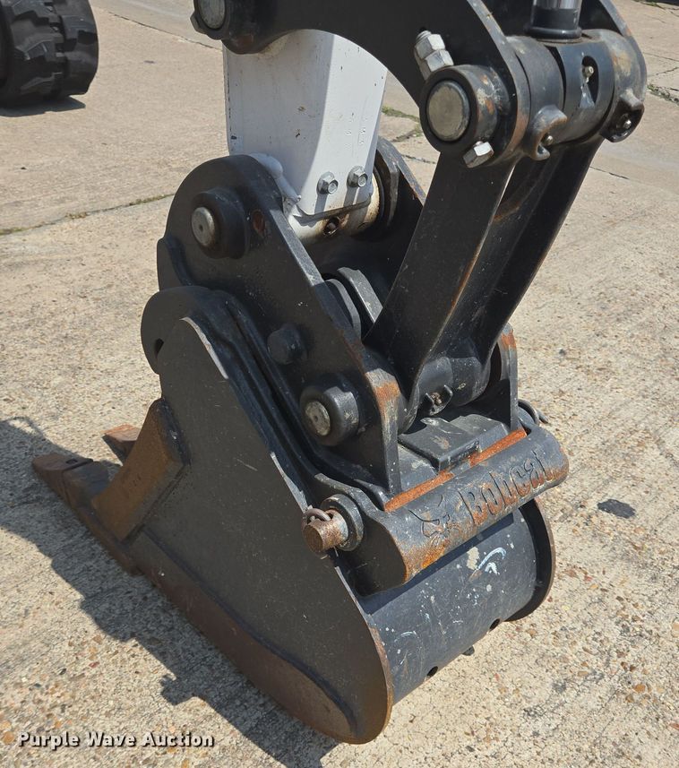 image for item DT5267 2019 Bobcat E26 mini excavator