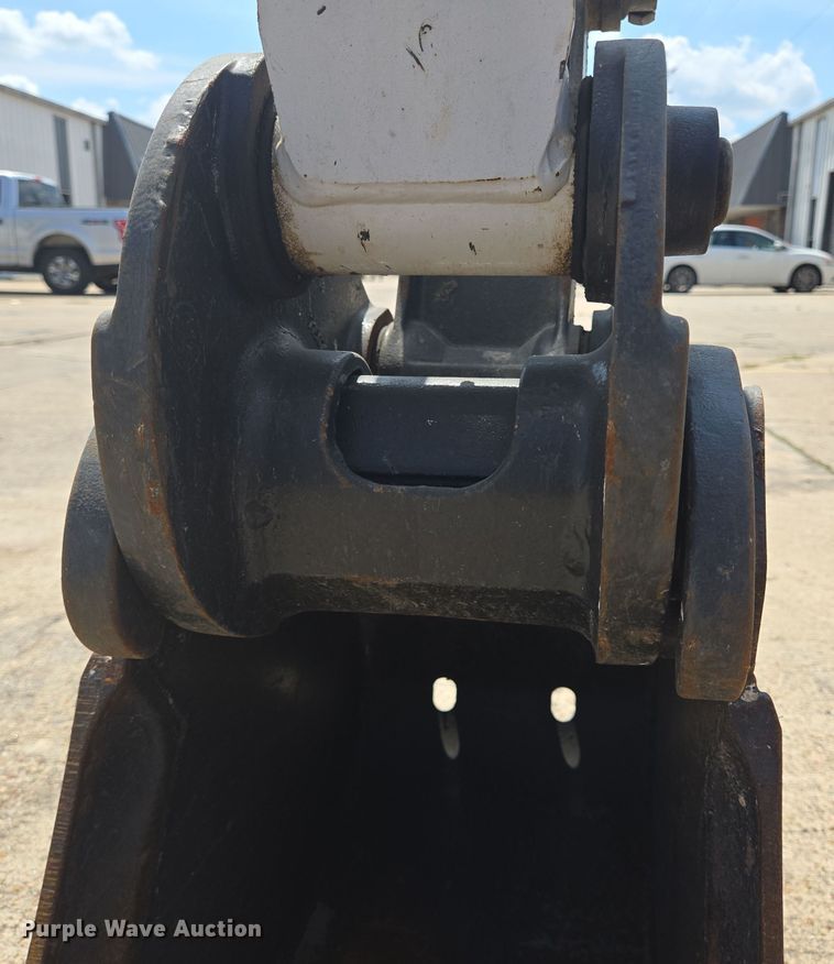 image for item DT5267 2019 Bobcat E26 mini excavator