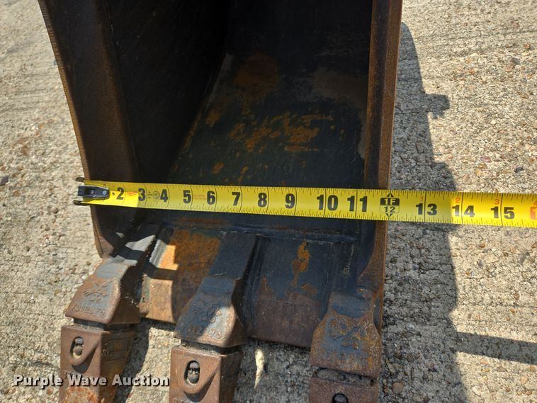 image for item DT5267 2019 Bobcat E26 mini excavator